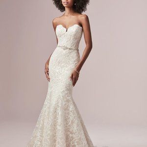 Rebecca Ingram Style #Finola Fit N'Flare Wedding Gown